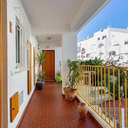 Typical T2 In Albufeira W/ Balcony By Lovelystay Bagian luar foto