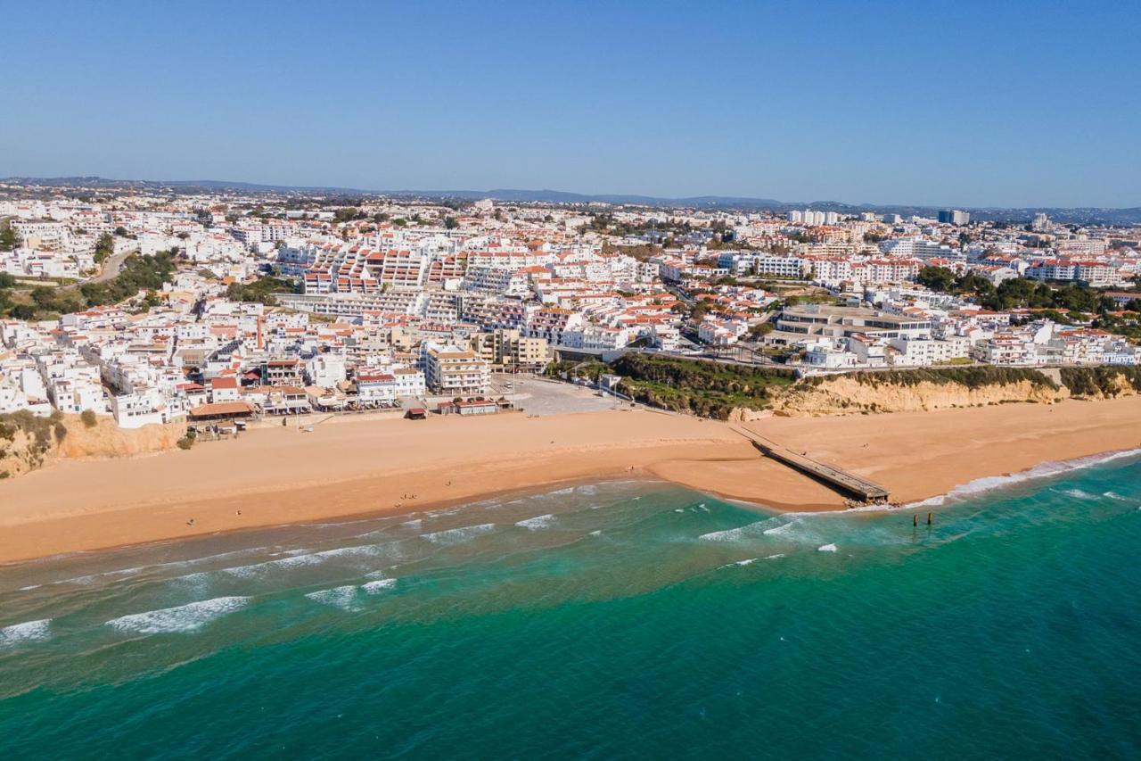 Typical T2 In Albufeira W/ Balcony By Lovelystay Bagian luar foto