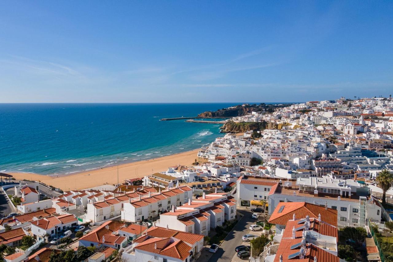 Typical T2 In Albufeira W/ Balcony By Lovelystay Bagian luar foto